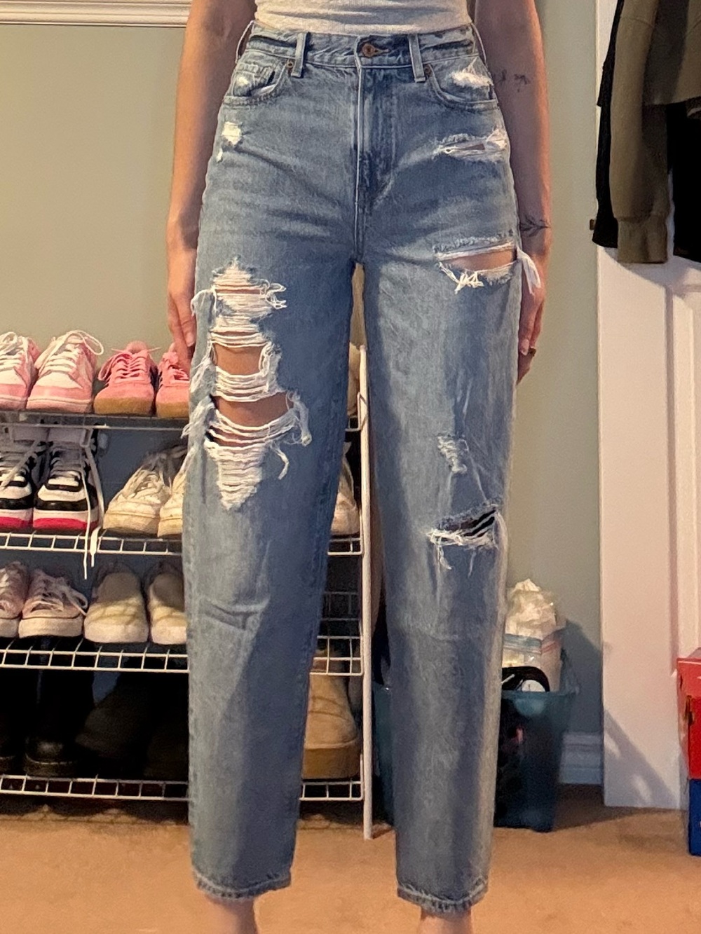 American eagle Ripped High-Waist Mom Jeans in Light Blue size 0